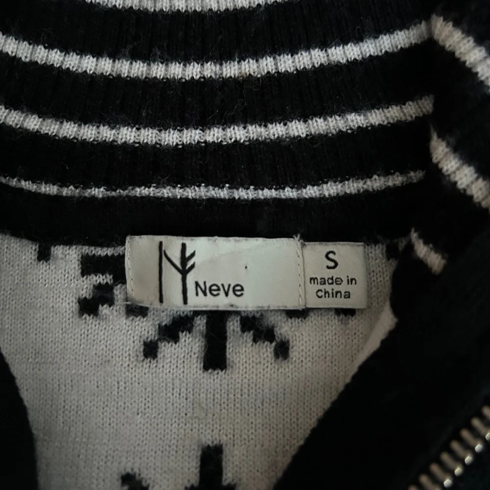 Neve⎪Wool Pullover Sweater In Size S. - Picture 6 of 11